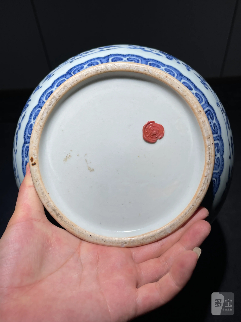 清乾隆 青花缠枝莲纹象耳尊 - 图8